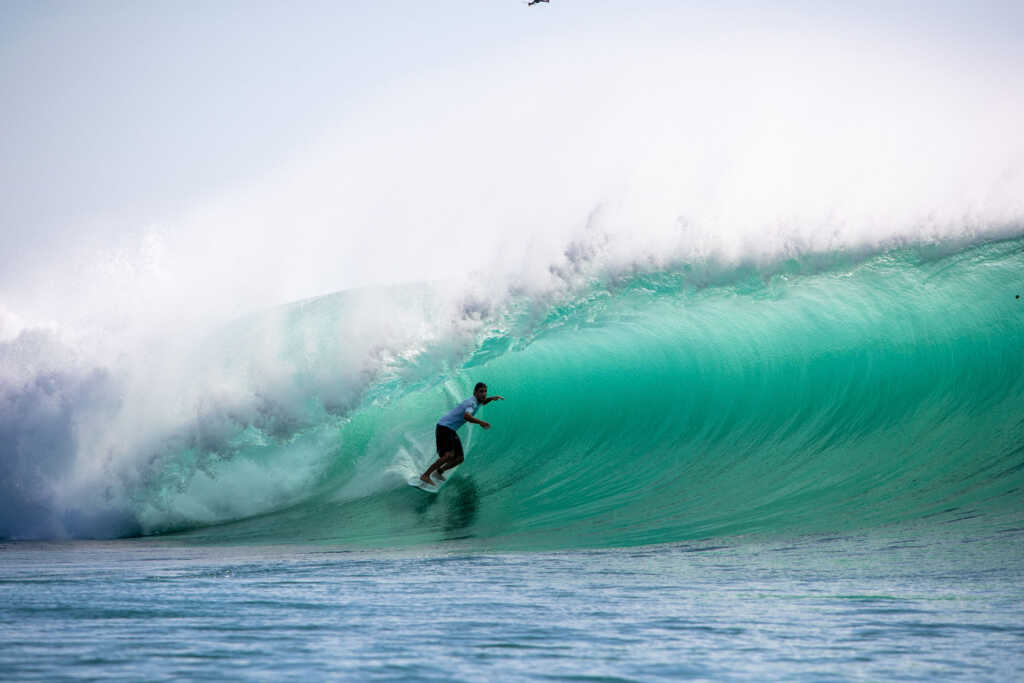 PENGUNDANG RIP CURL CUP MENANTIKAN PADANG PADANG YANG SEMPURNA DI TAHUN